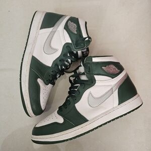 Nike Jordan Air 1 Retro Highs Womens 10